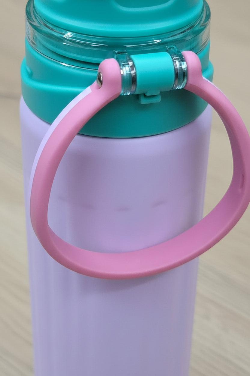 Botella térmica Handle rosada con asa de silicona verde menta - vista lateral cerrada