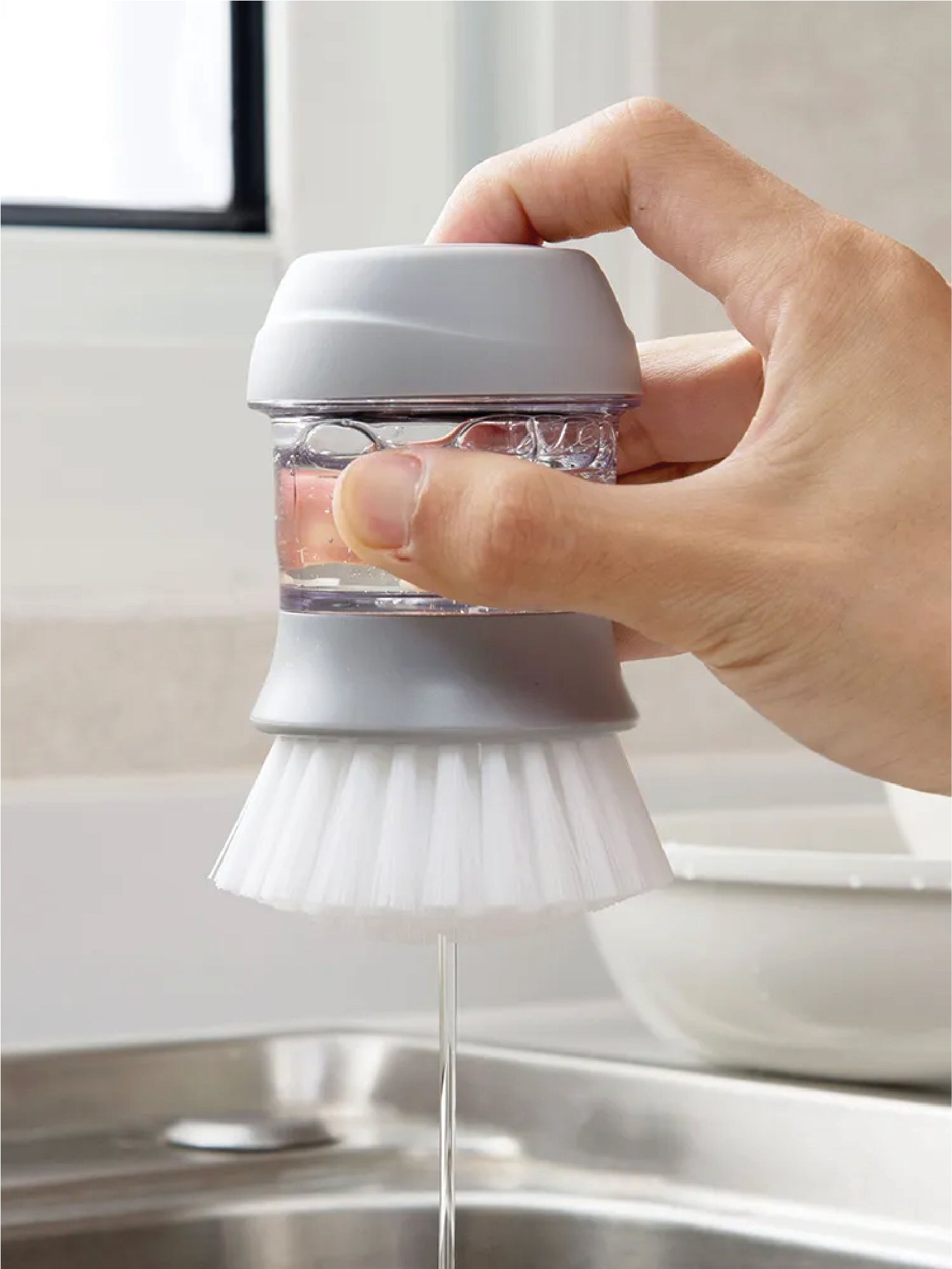 Cepillo dispensador de jabón para cocina